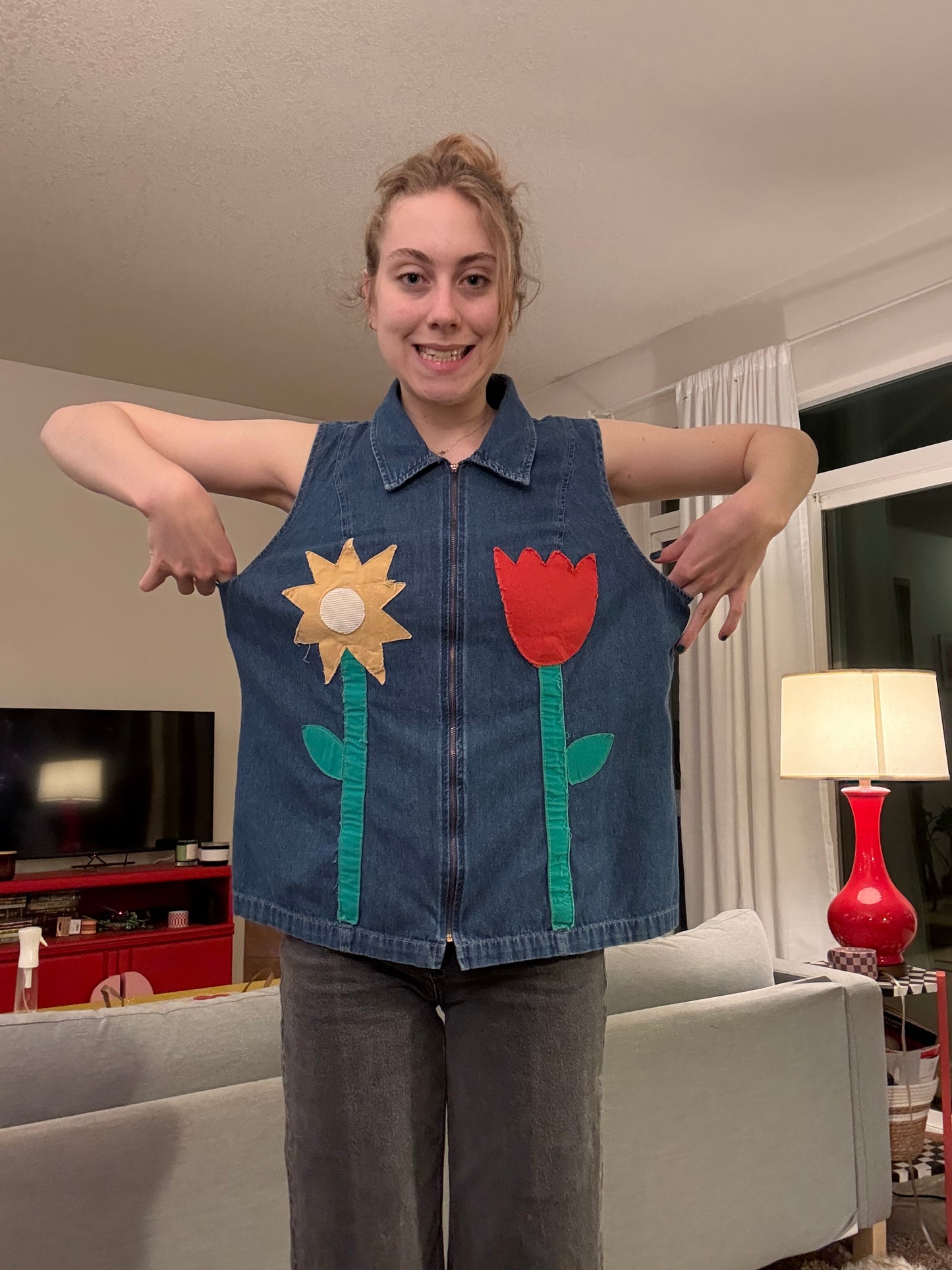 Flower zip up vest (L)