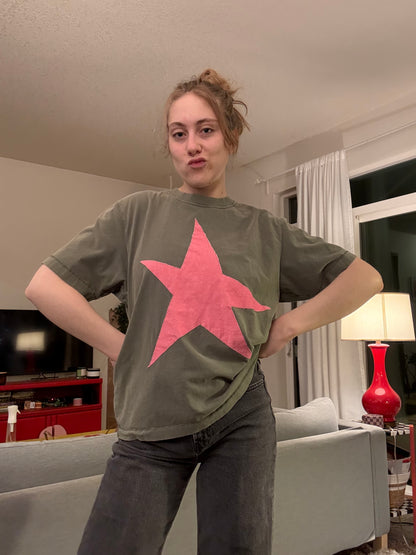 Green and pink star tee (L/XL)