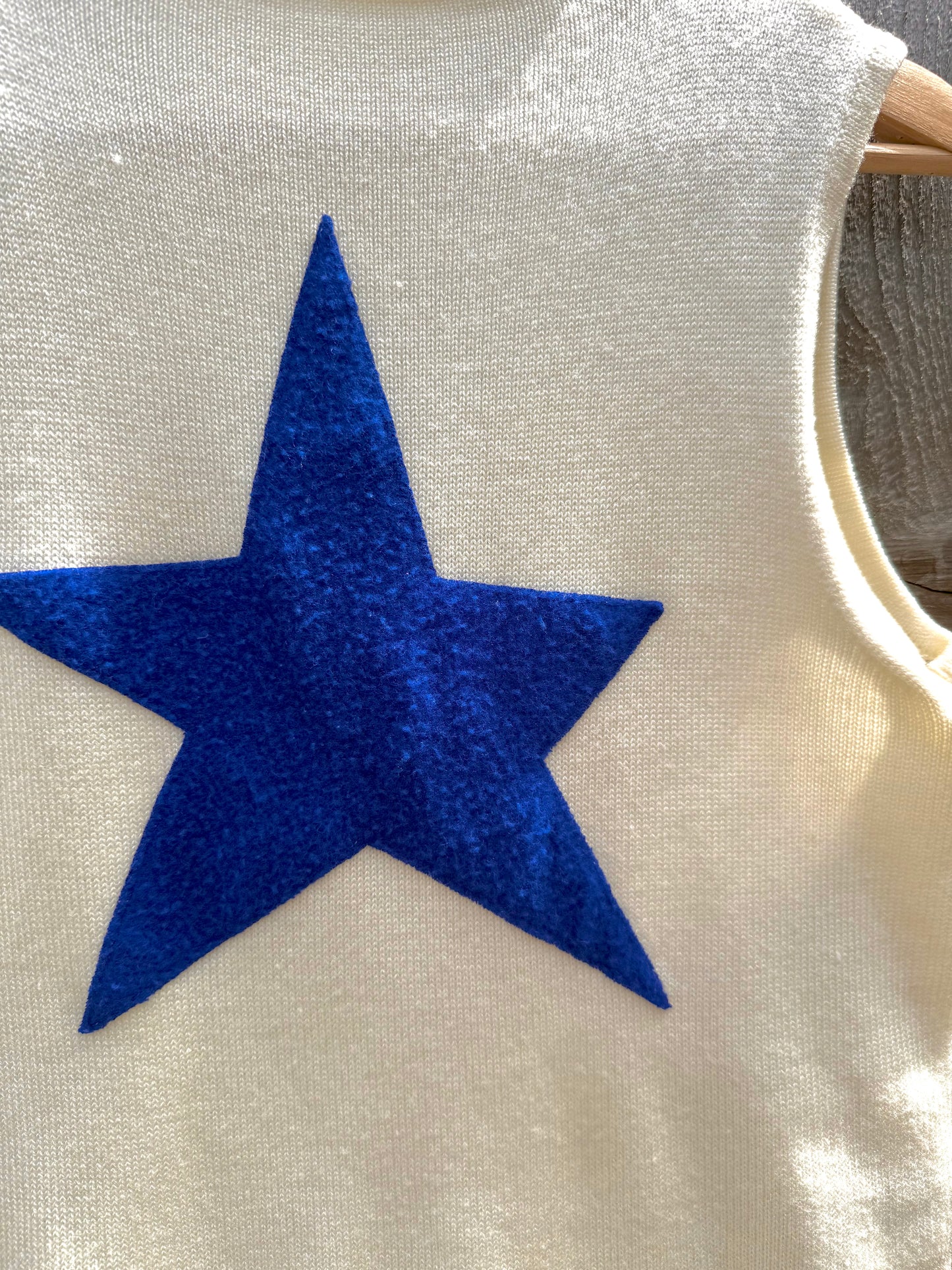 Cream and cobalt knit tank (S/M)