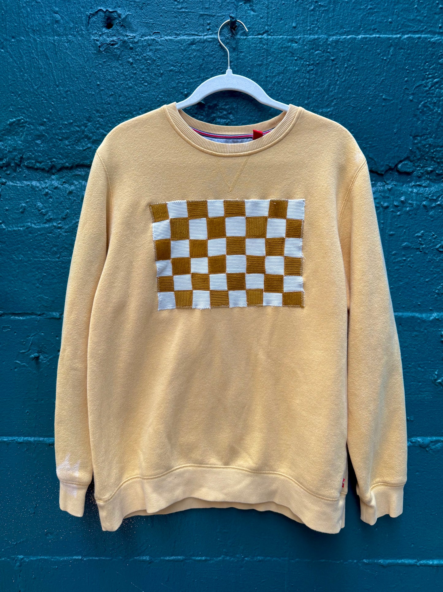 Gold checkered crew neck (M/L)